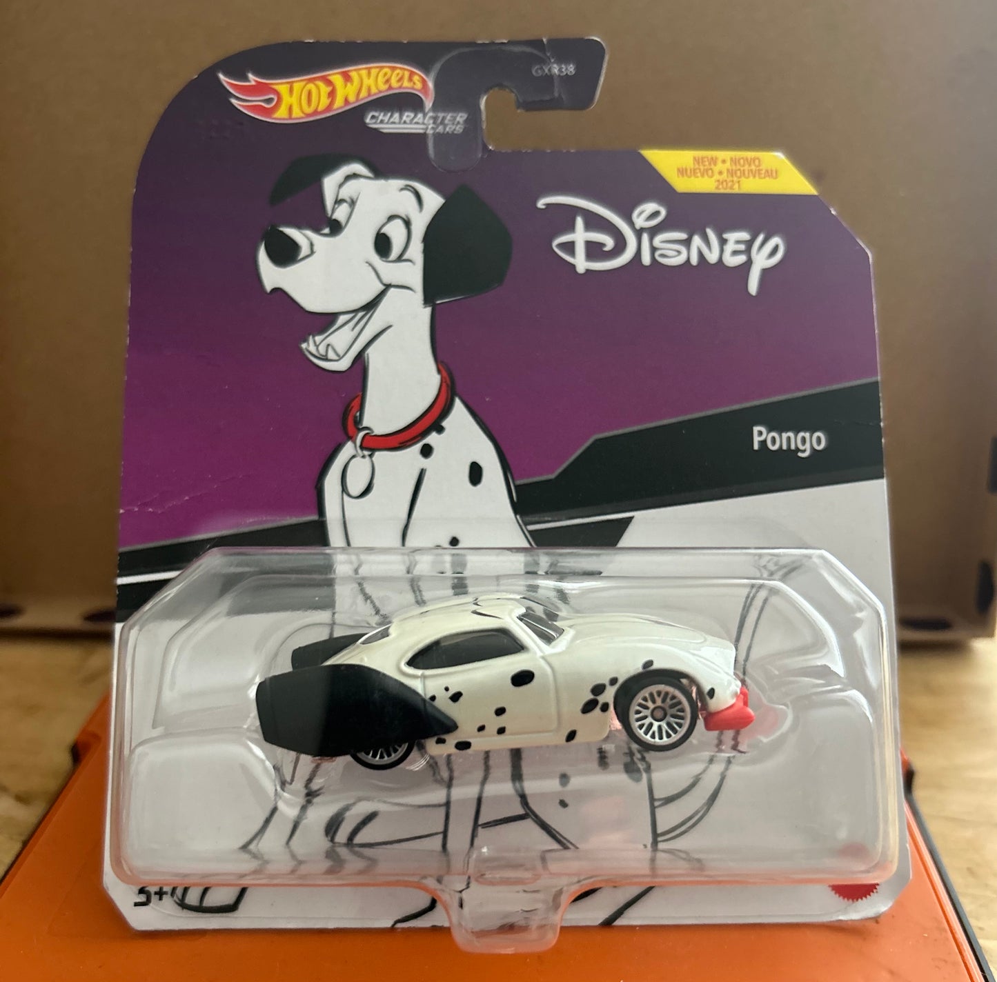Hot Wheels Disney Character Car – Pongo (101 Dalmatians)